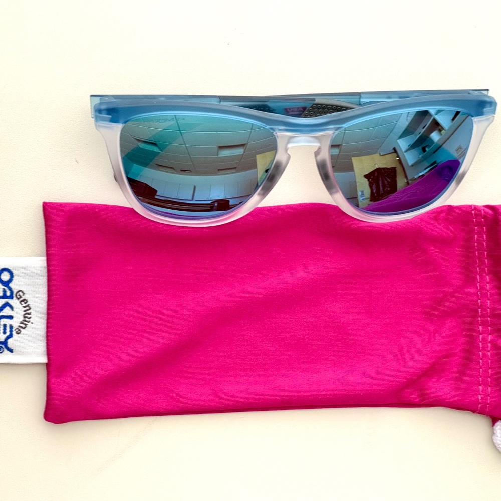 Oakley Frogskins Range Sunglasses Prizm Deep Water Polarized Lenses